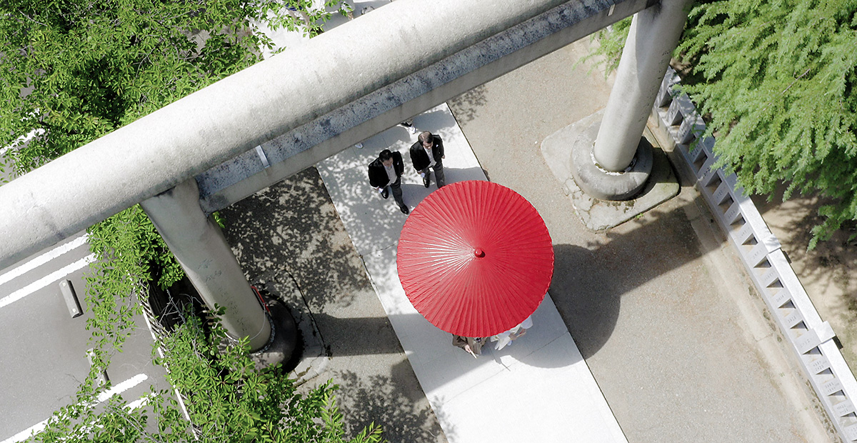 神明神社結婚式の参進の上空写真
